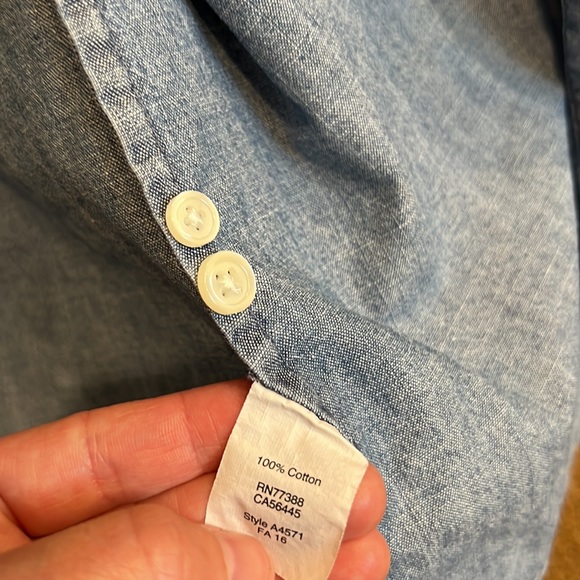 J. Crew Factory Perfect Fit Chambray Denim Button-Up Shirt. Size: Small Petite - Picture 3 of 10